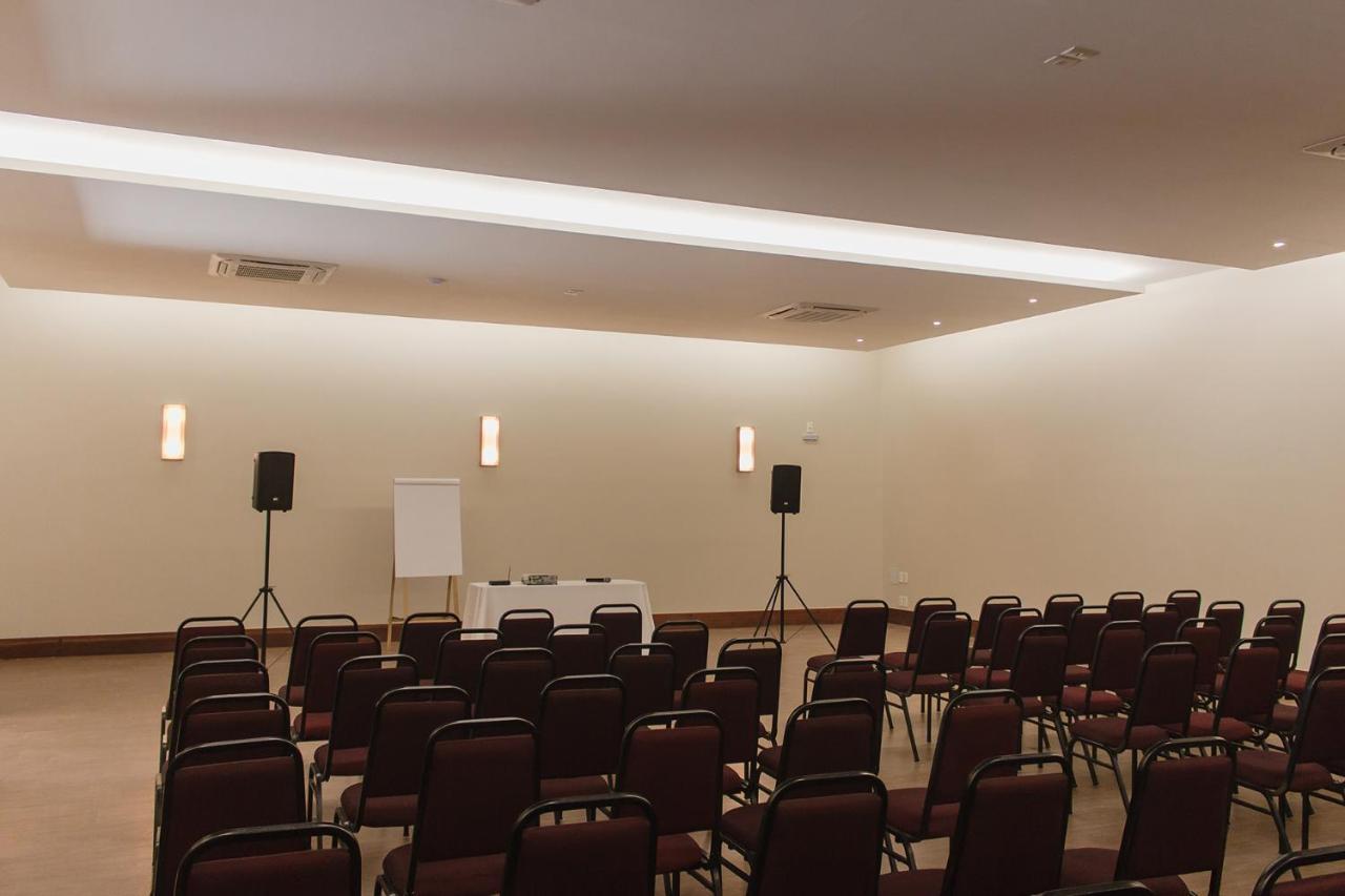Carmel Cumbuco Resort Kültér fotó The interior of the conference room